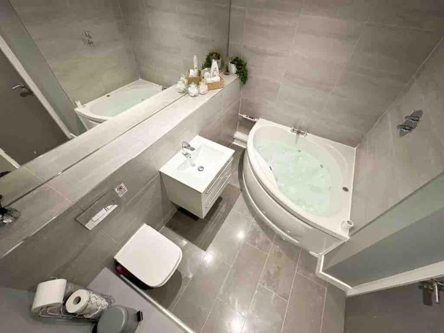 Align Lux Apartments, Liverpool City Centre Extérieur photo